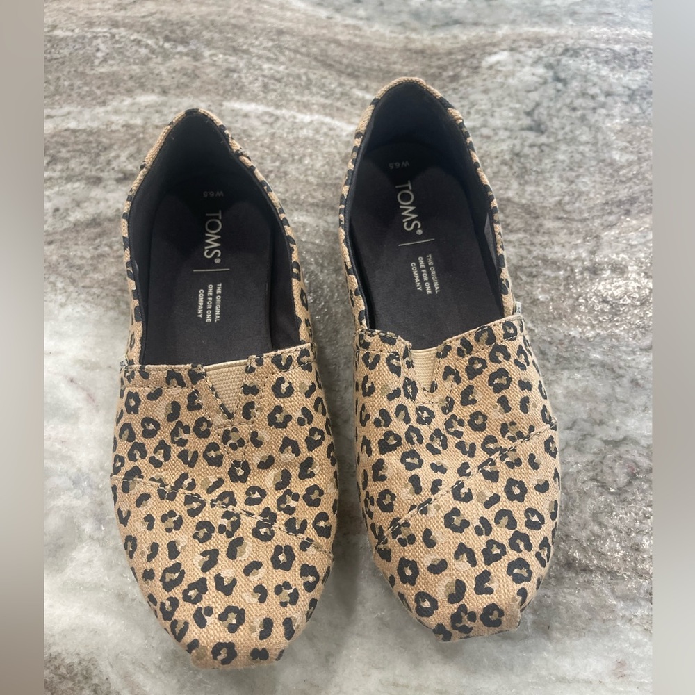 Toms womens classic flat Alpargata loafer sneaker animal print